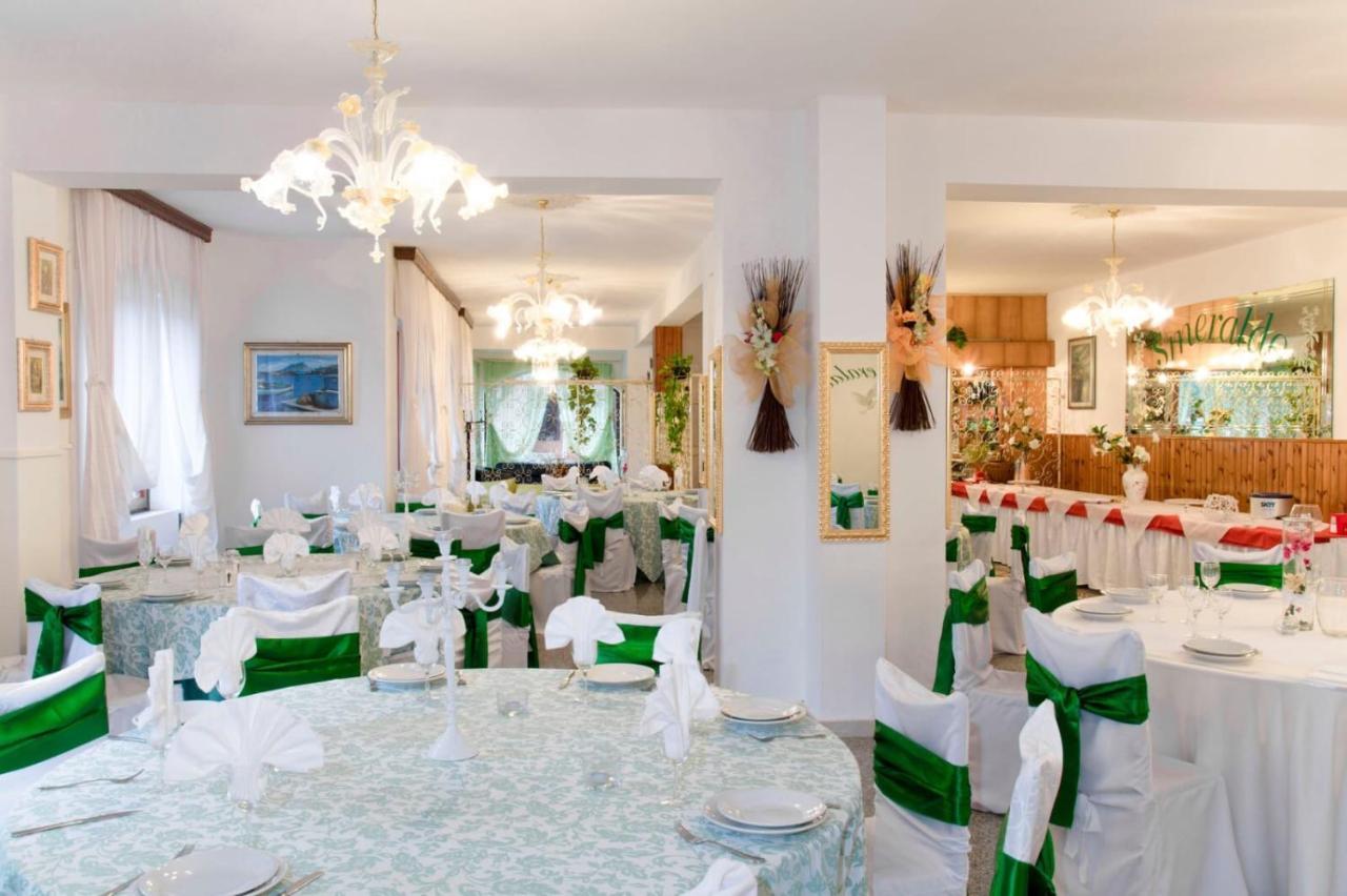 Hotel Smeraldo Canneddi Экстерьер фото