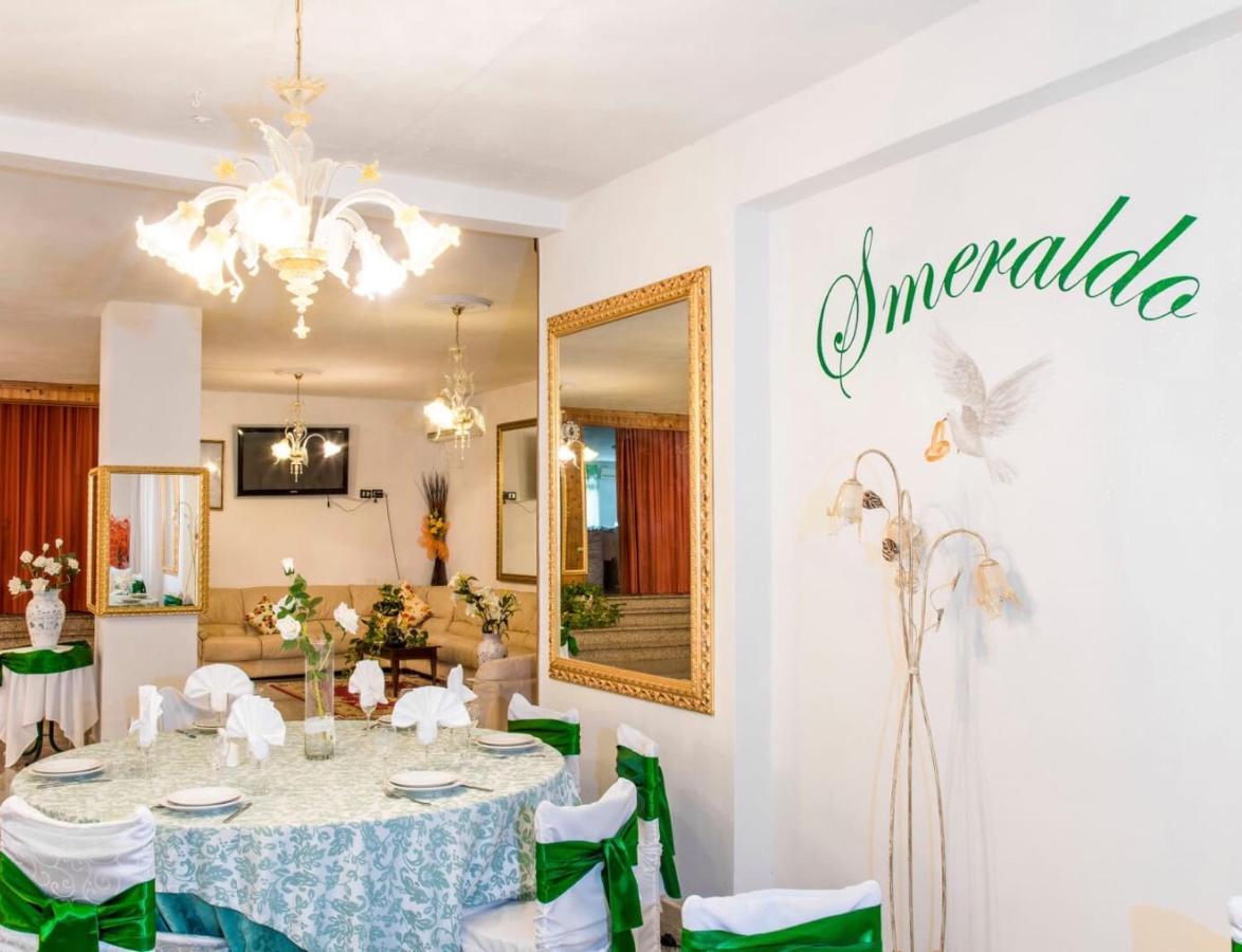 Hotel Smeraldo Canneddi Экстерьер фото